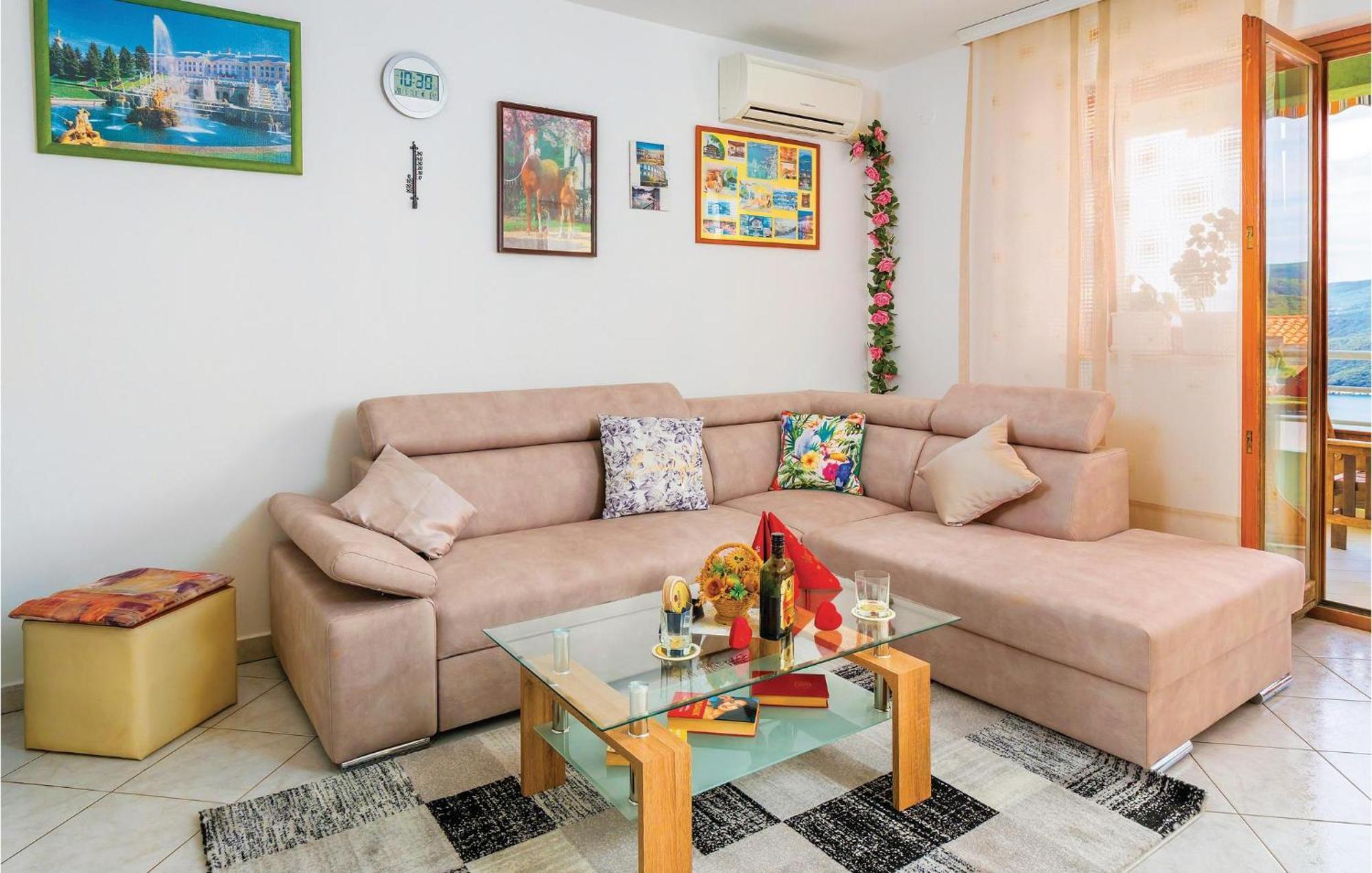 2 Bedroom Gorgeous Apartment In Rabac Exteriör bild