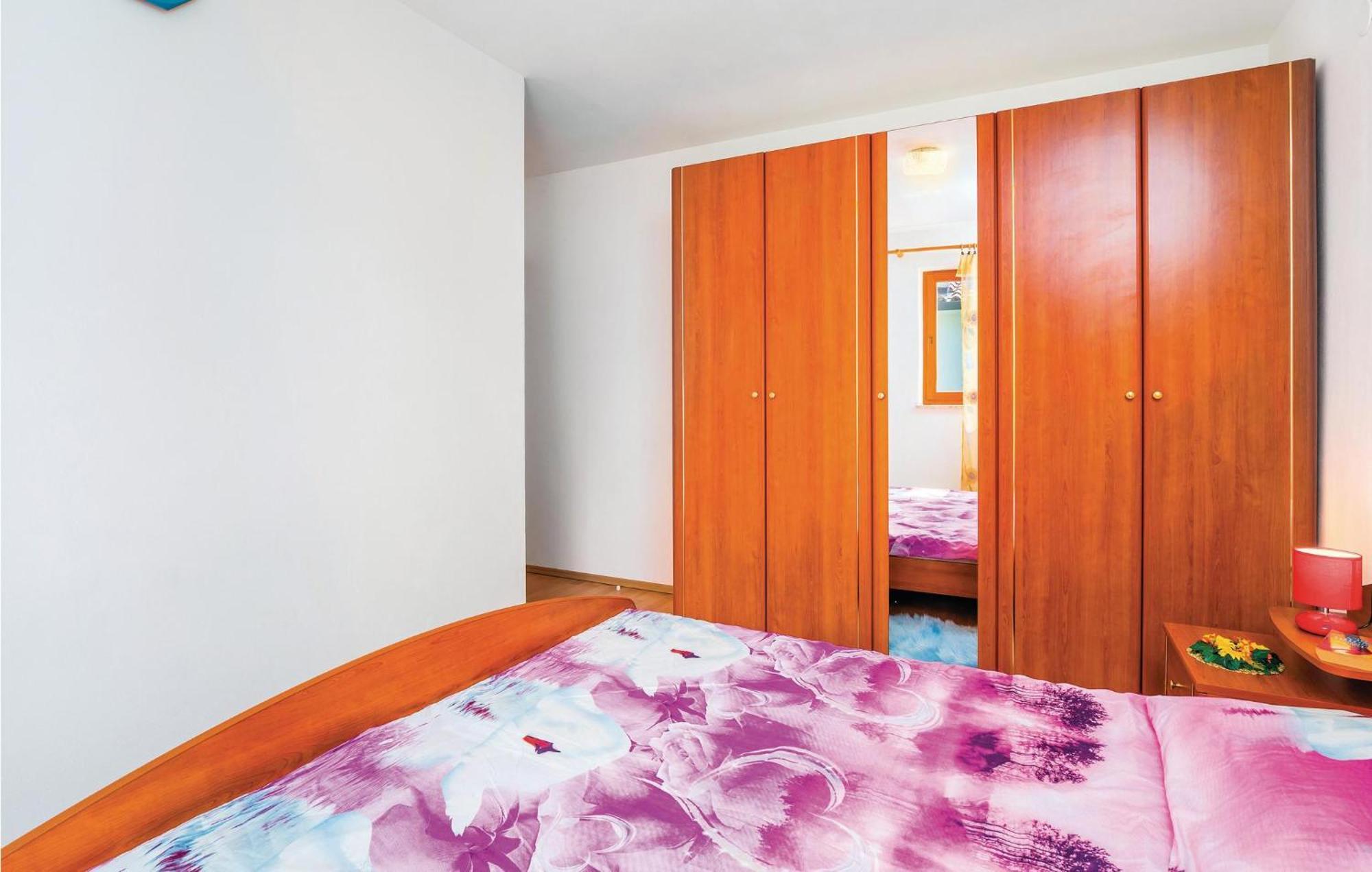 2 Bedroom Gorgeous Apartment In Rabac Exteriör bild