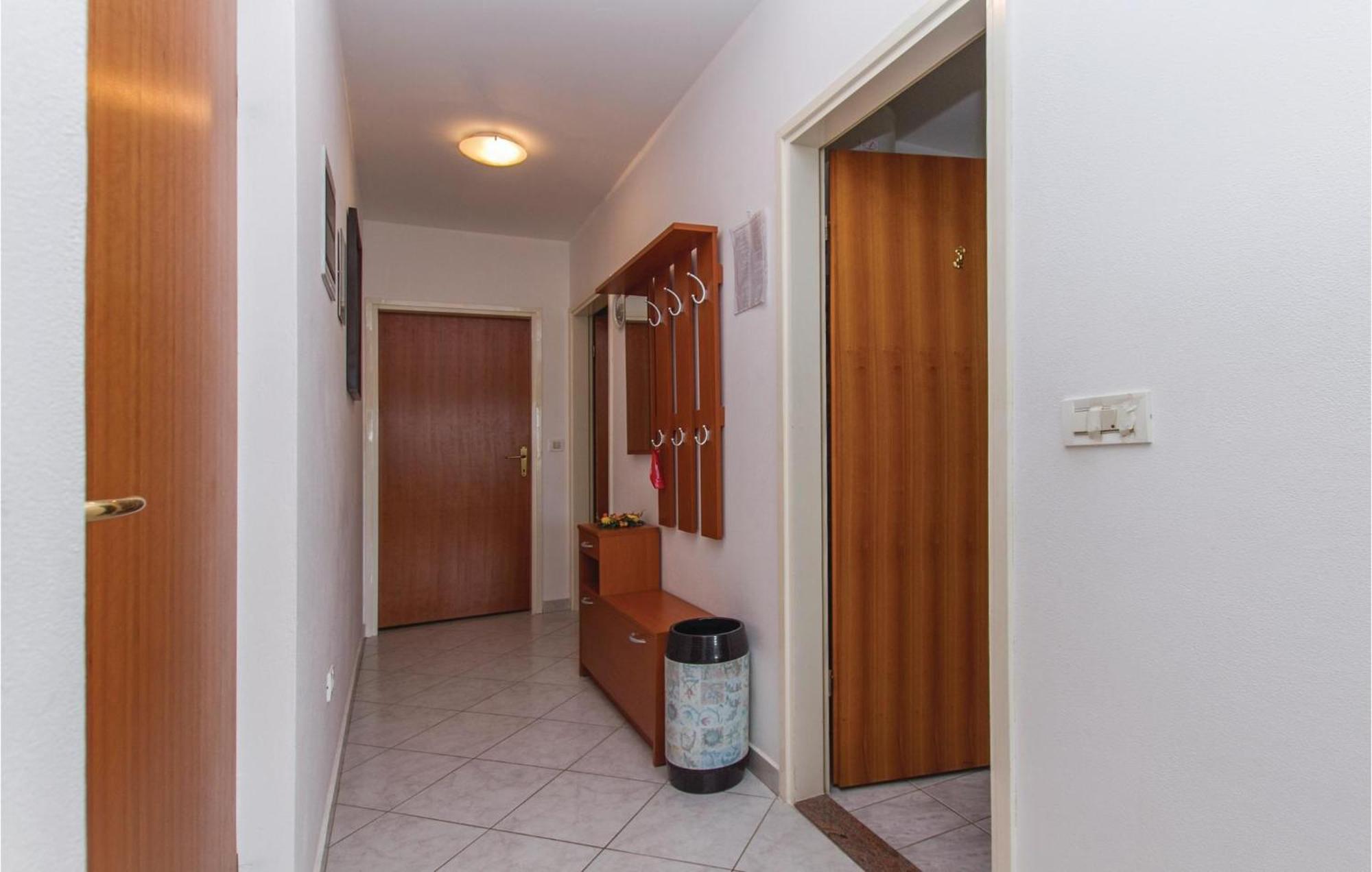 2 Bedroom Gorgeous Apartment In Rabac Exteriör bild